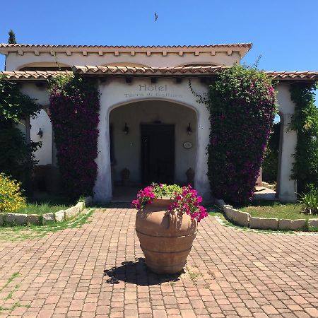 Hotel Terra Di Gallura Budoni Exteriör bild