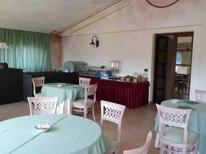 Hotel Terra Di Gallura Budoni Exteriör bild