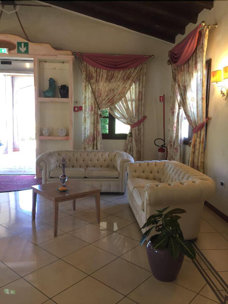 Hotel Terra Di Gallura Budoni Exteriör bild
