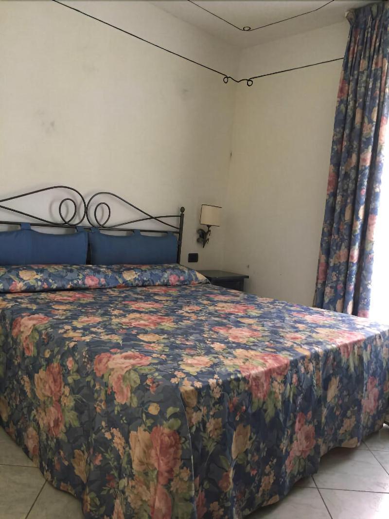 Hotel Terra Di Gallura Budoni Exteriör bild
