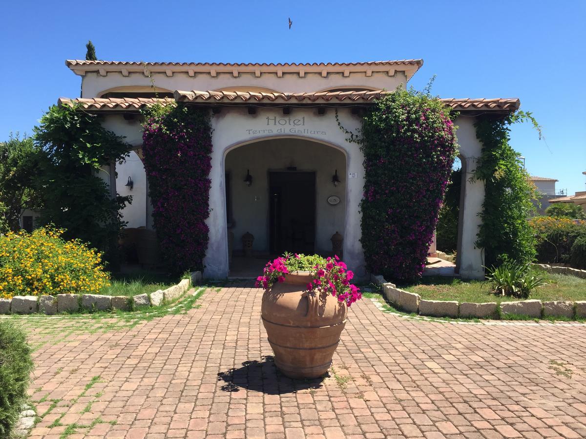Hotel Terra Di Gallura Budoni Exteriör bild