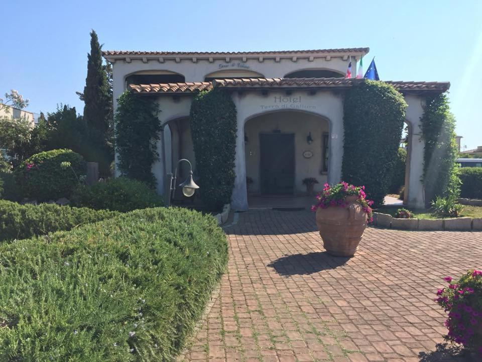 Hotel Terra Di Gallura Budoni Exteriör bild